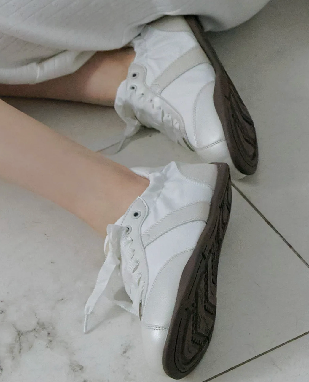 ILLIT x ROCKFISH WEATHERWEAR - SCRUNCH FLAT SNEAKERS