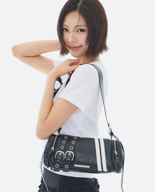 [Single Inferno's S5] Kim Go-eun's Pick] ILLIGO Line Buckle Cylinder Bag Black