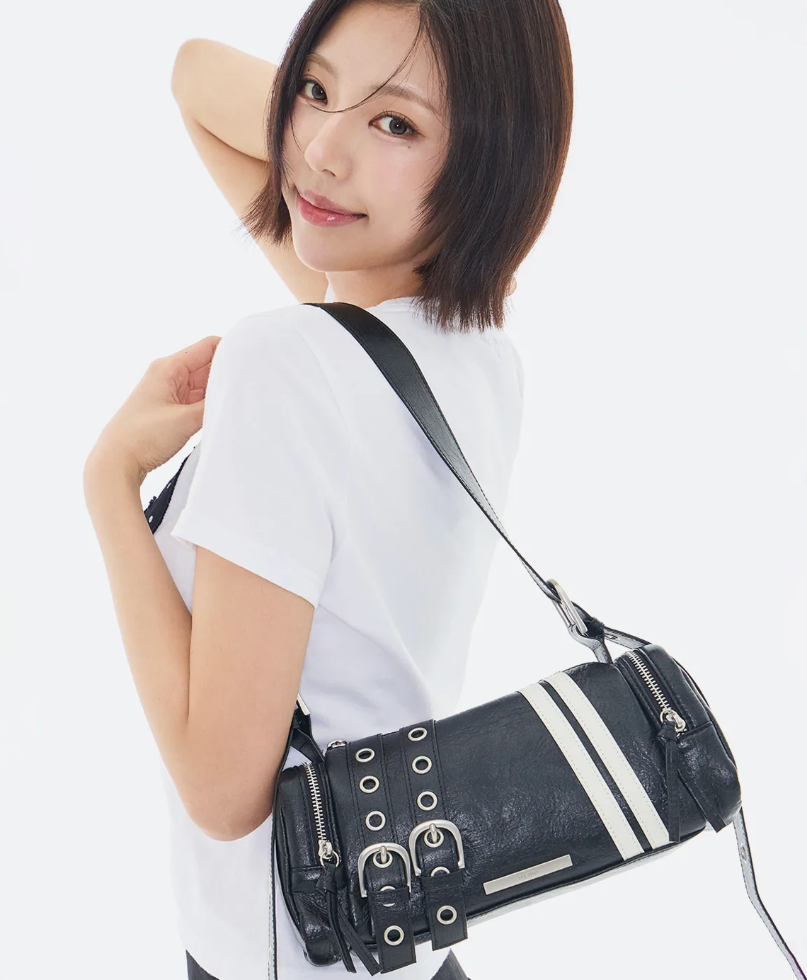 [Single Inferno's S5] Kim Go-eun's Pick] ILLIGO Line Buckle Cylinder Bag Black