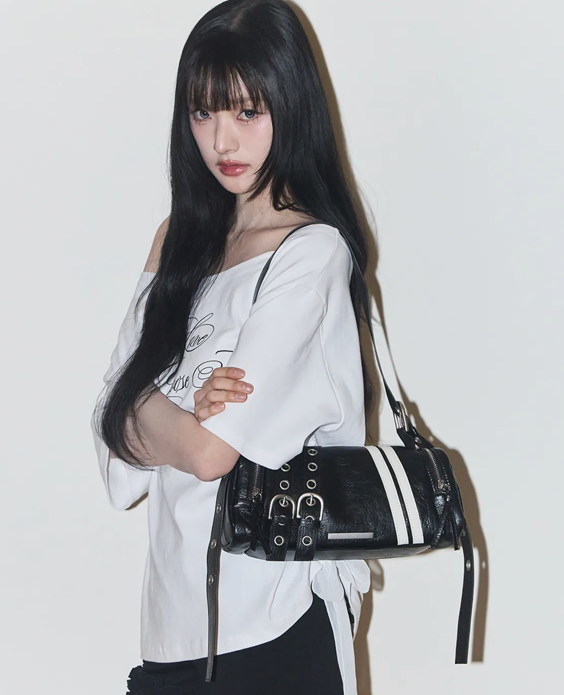 [Single Inferno's S5] Kim Go-eun's Pick] ILLIGO Line Buckle Cylinder Bag Black