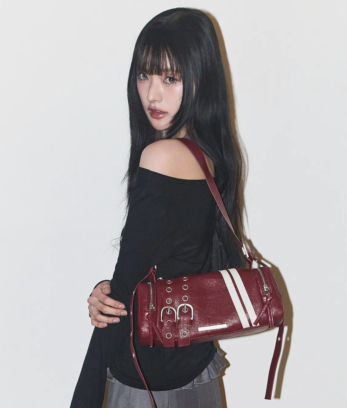 [Single Inferno's S5] Kim Go-eun's Pick] ILLIGO Line Buckle Cylinder Bag Black