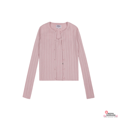 Seen worn by MEOVV Anna Wrinkle V-Neck Cardigan Set