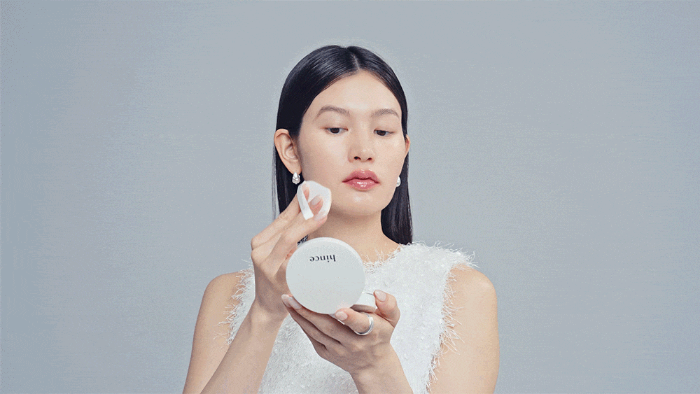 HINCE Nu Glow White Cushion with Gift (+ Refill)
