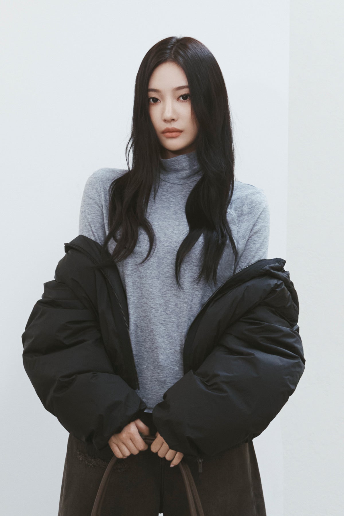 [Aespa Ningning Worn] Matin Kim Button Slit Half Neck Top