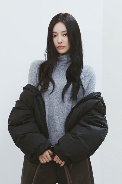 [Aespa Ningning Worn] Matin Kim Button Slit Half Neck Top