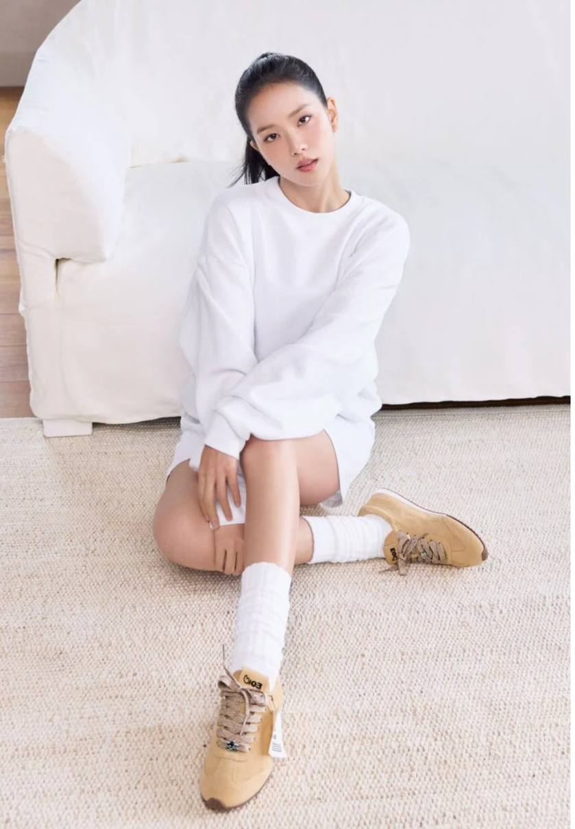Jisoo x Alo Sunset Sneaker