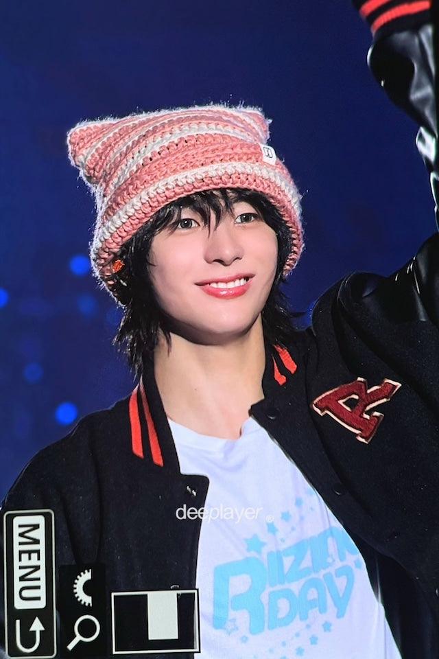 [kpop Idol Best Pick] VARZAR Square Label Striped Crochet Beanie