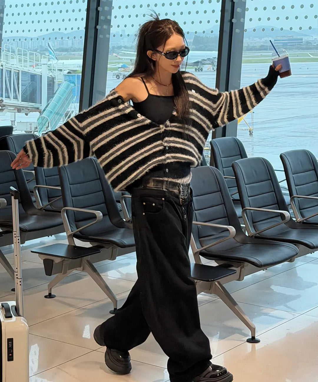 [Seventeen Seungkwan Worn] OY Hairy Stripe Knit Cardigan