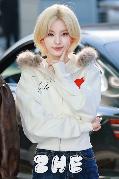 [Itzy Yeji Won] Sculptor Faux Fur Trimming Hooded Zip-Up White
