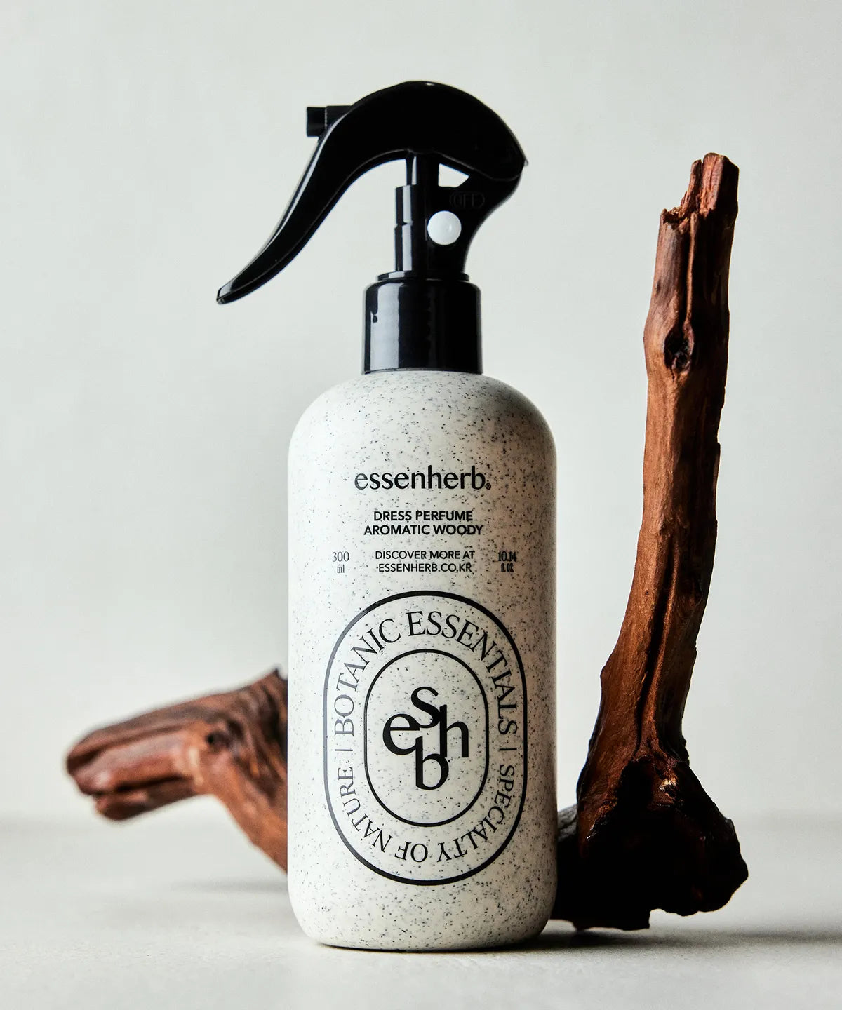ESSENHERB Dress Perfume Aromatic Woody 300ml