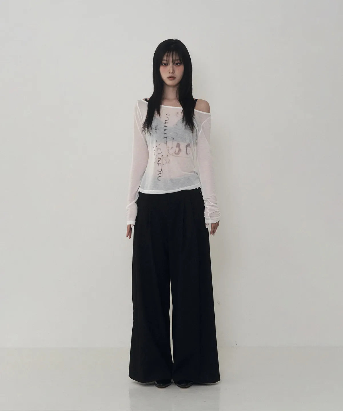 ETRE AU SOMMET Lettering Logo Boat Neck See-Through Tee