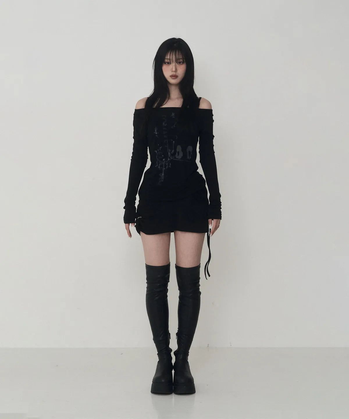 ETRE AU SOMMET Lettering Logo Boat Neck See-Through Tee