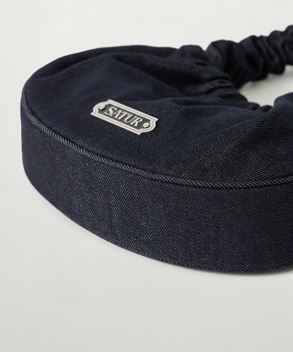 [Park Gyu-young Pick] Satur Scrunchie Small Denim Shoulder Bag Indigo