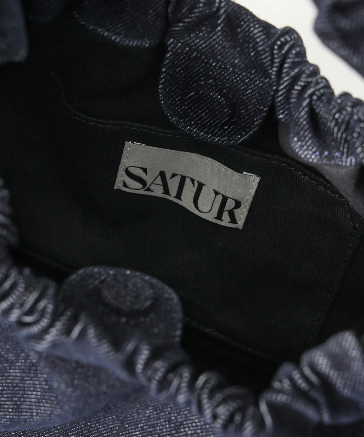 [Park Gyu-young Pick] Satur Scrunchie Small Denim Shoulder Bag Indigo