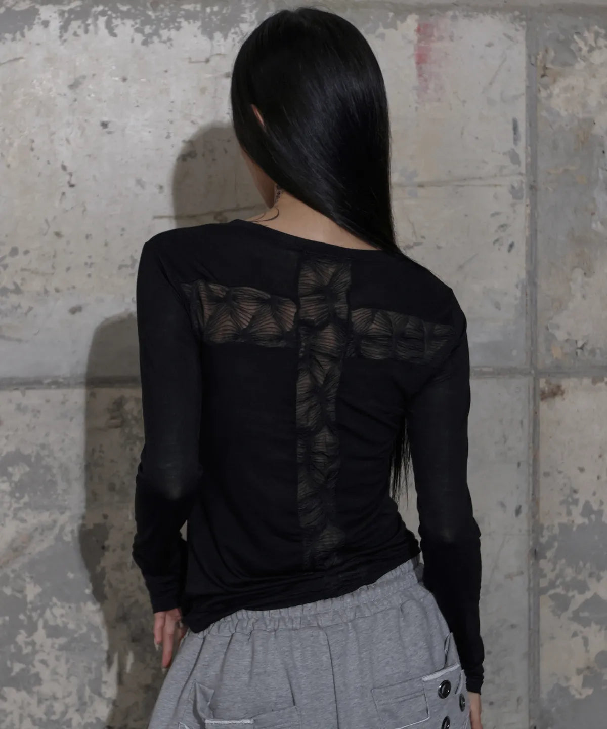 [Aespa Winter Worn] Fancy Club Back Cross Long Sleeve