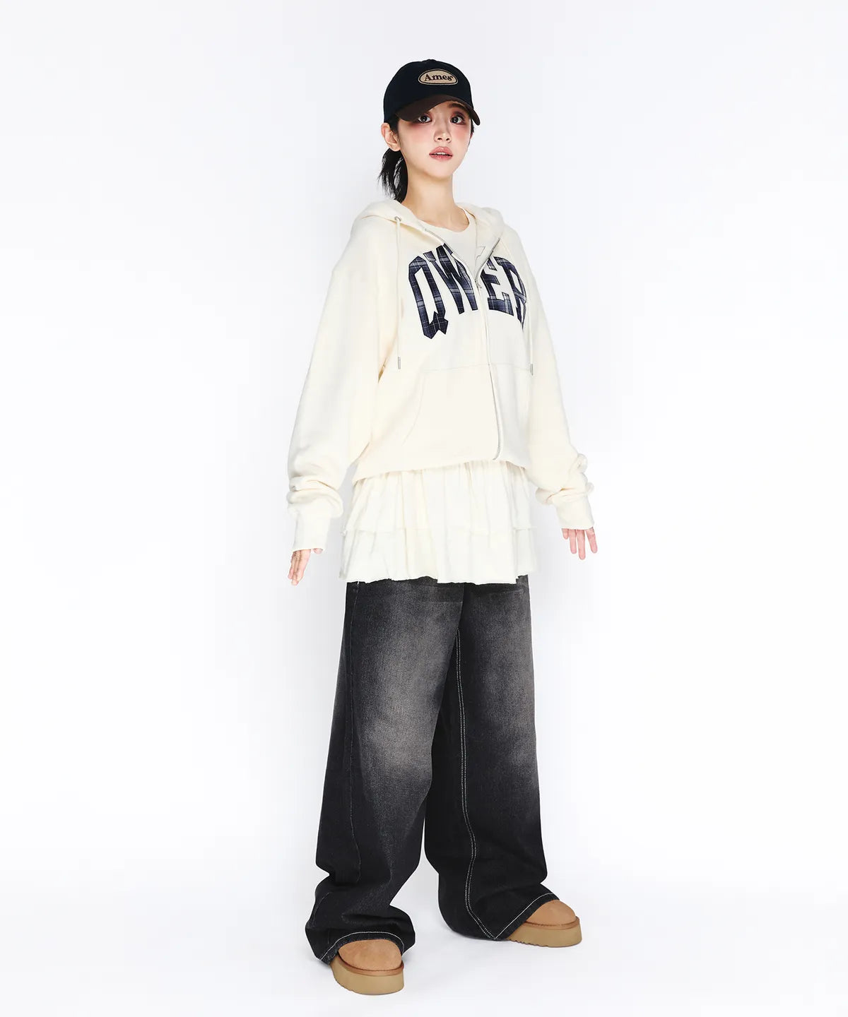 [Qwer X Ames ] 25FW QWER Basic Applique Hoodie Zip-Up