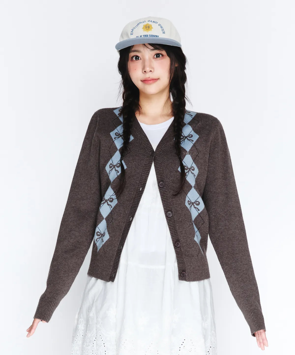 [Qwer Pick] 25FW Ames Crop V Neck Argyle Cardigan