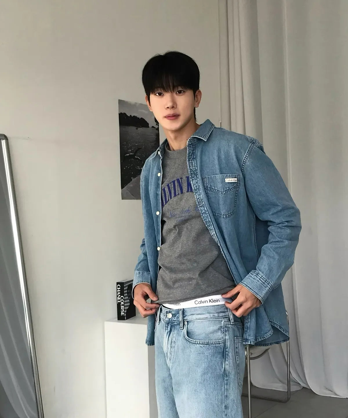 [TXT Yeonjun Worn] Calvin Klein Heritage Embroidered Logo Graphic Short Sleeve T-shirt