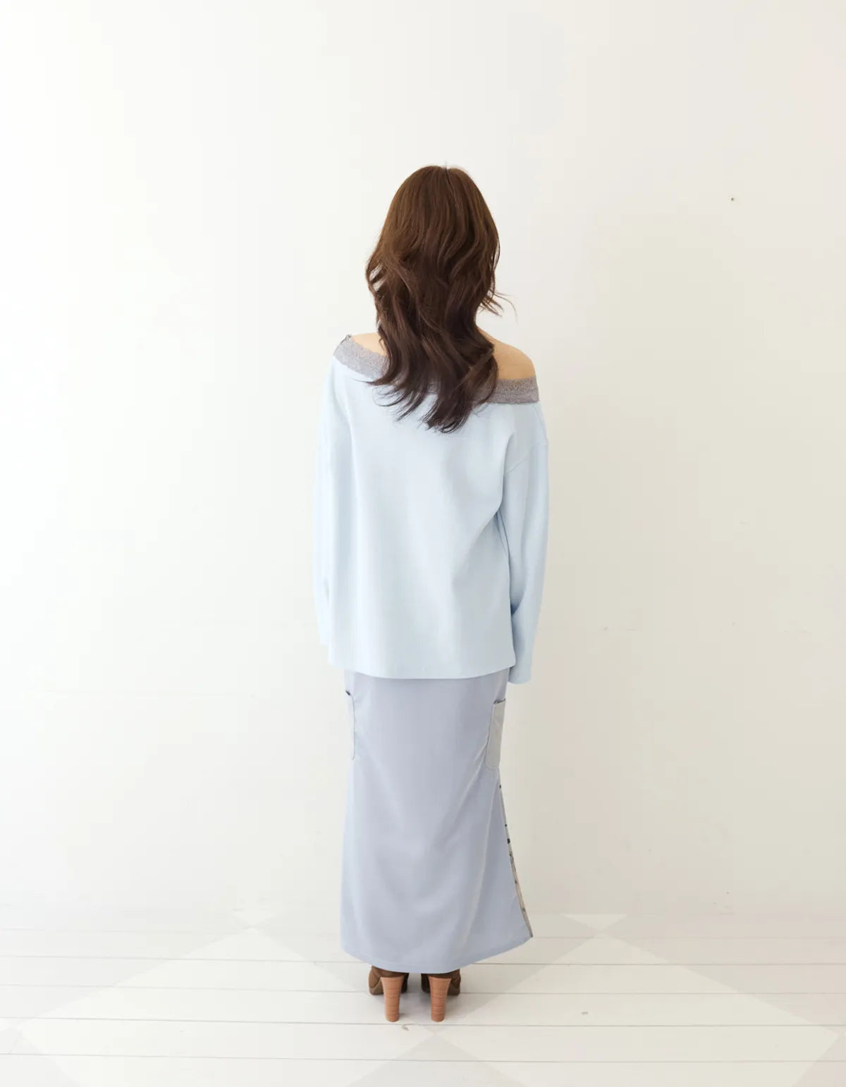 [Illit Wonhee Worn] HONKYO Off-Shoulder Loose Top- Waiting Number