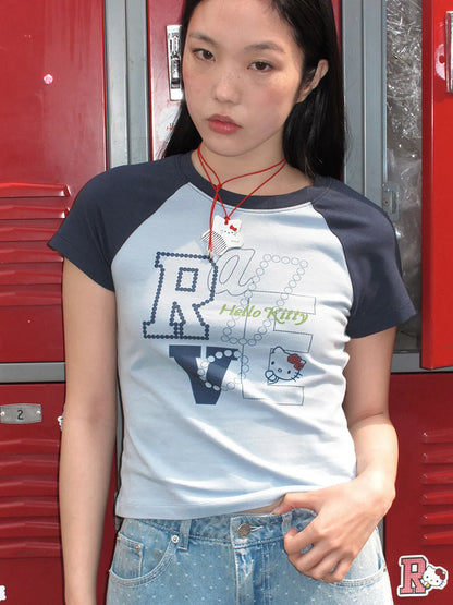 RAIVE X HELLO KITTY - Raglan Graphic T-shirt