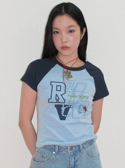 RAIVE X HELLO KITTY - Raglan Graphic T-shirt