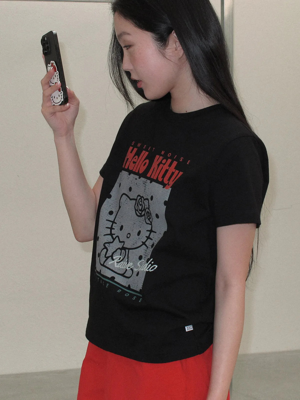 RAIVE X HELLO KITTY - Dot Graphic T-shirt