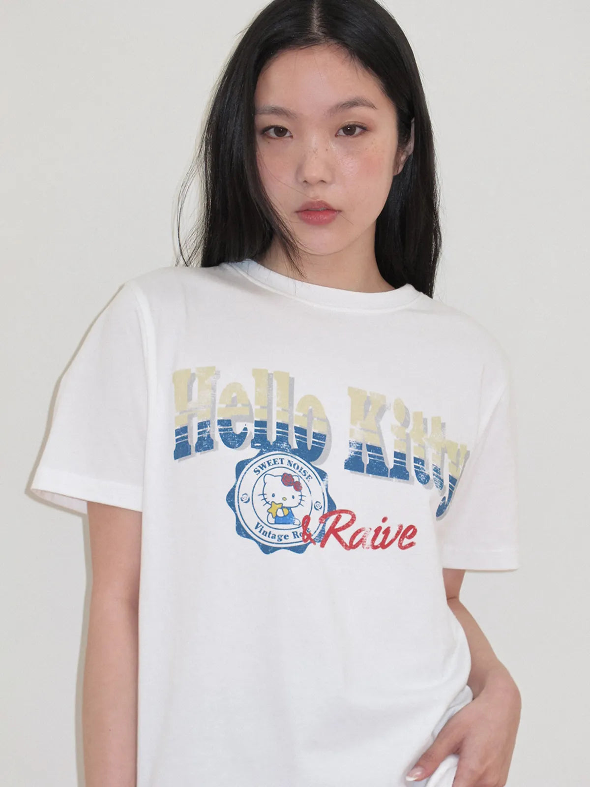 RAIVE X HELLO KITTY - Stamp Graphic T-shirt