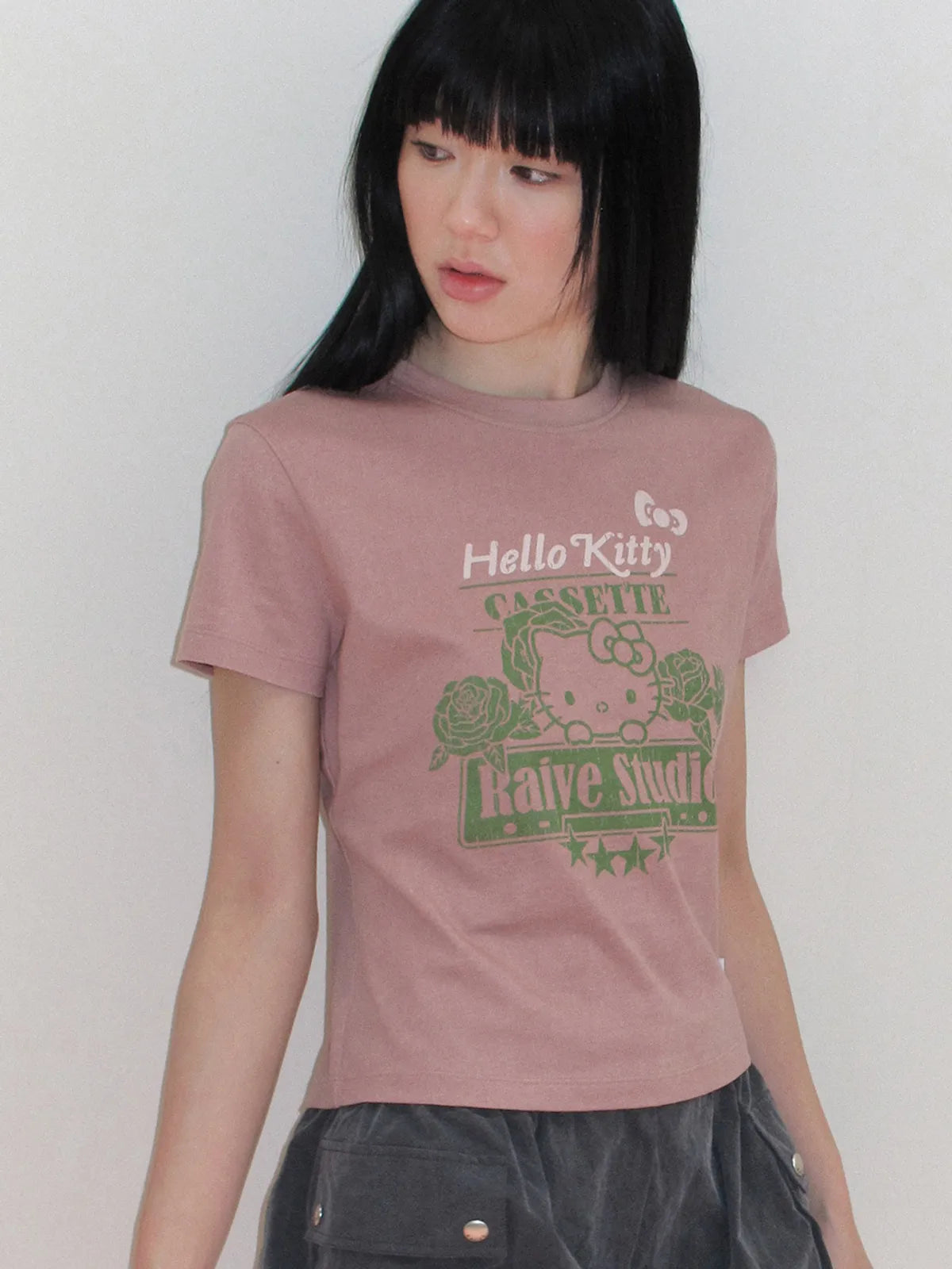 RAIVE X HELLO KITTY - Rose Graphic T-shirt