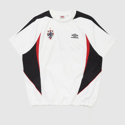 [UMBRO X NCT WISH] HBL Football Heritage Wappen Short Sleeve Piste