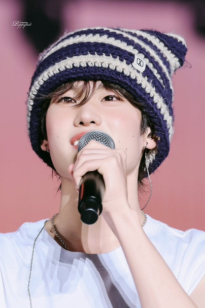 [kpop Idol Best Pick] VARZAR Square Label Striped Crochet Beanie