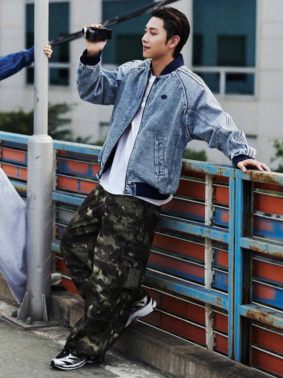 [LNGSHOT X Adidas] Adistar MLD Sneakers