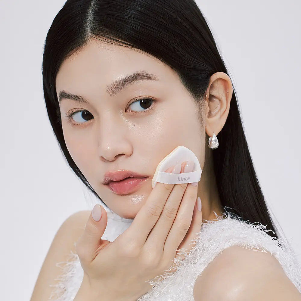 HINCE Nu Glow White Cushion with Gift (+ Refill)