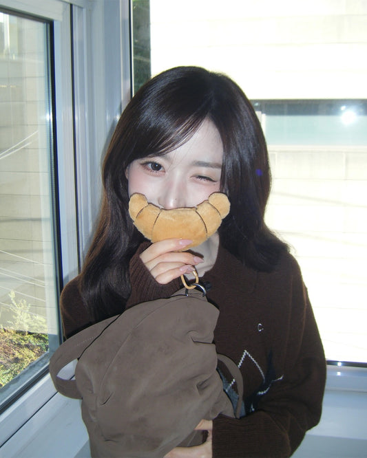[Nmixx Haewon Pick] Fila Puffer Salt Bread Bag (Bread Keyring Set)