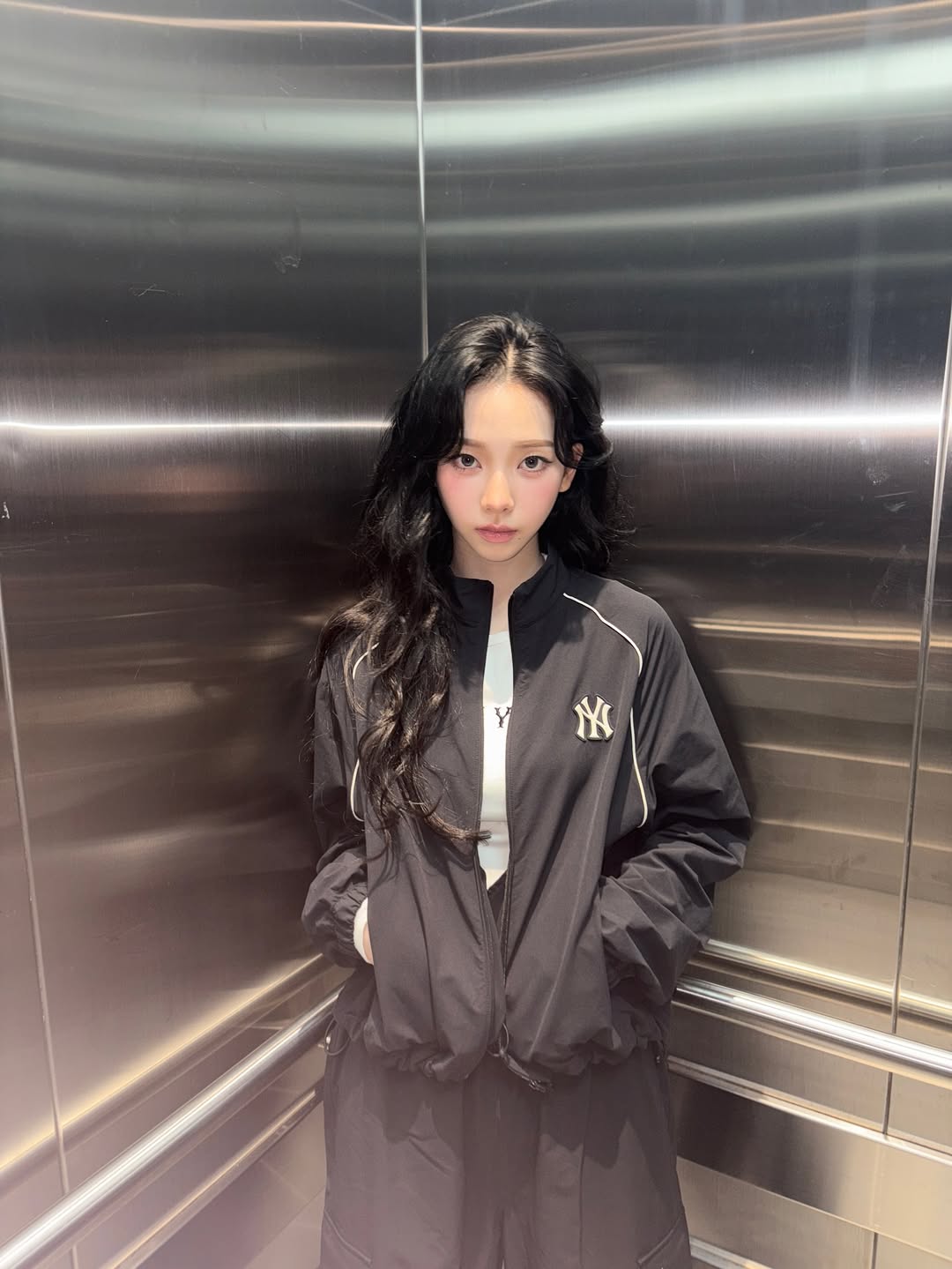 [Aespa Karina Worn] MLB Women's Sportive Varsity Windbreaker New York Yankees